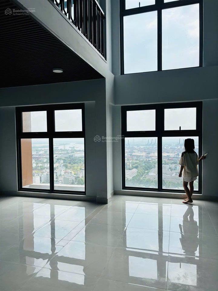 Bán gấp căn 2pn góc, view q1, hướng mát, giá tốt, hỗ trợ vay ngân hàng.  0932 113 ***