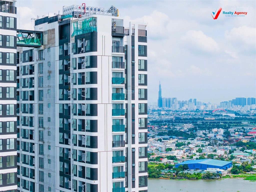 Bán gấp căn 1pn +, dt lớn tại emerald 68, tầng đẹp, view hồ bơi, giá tốt.  0932 113 ***
