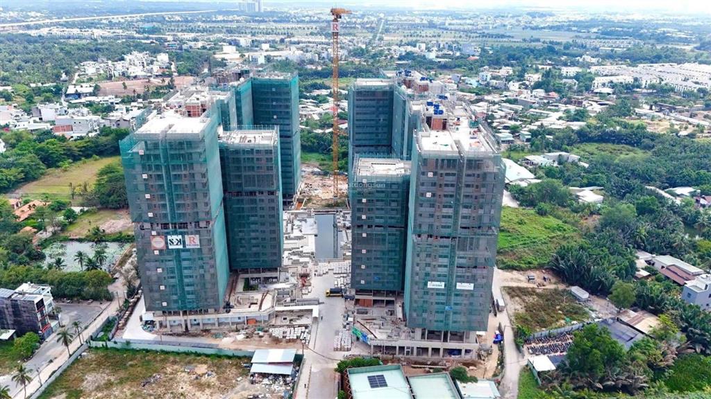 Bán gấp 2pn  slot car park, giá tốt, view landmark, tầng trung, lịch thanh toán giãn 2027 nhận nhà