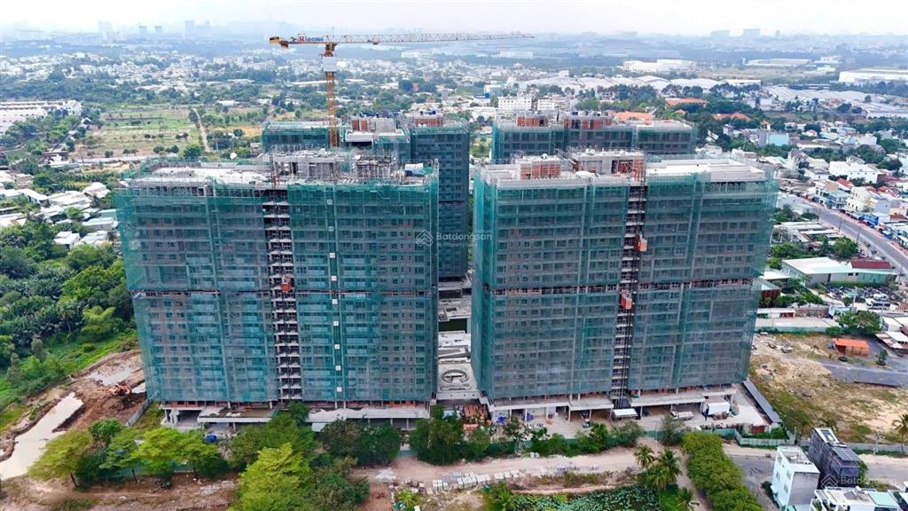 Bán gấp 2pn  slot car park, giá tốt, view landmark, tầng trung, lịch thanh toán giãn 2027 nhận nhà