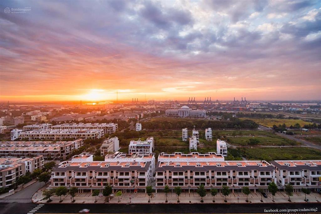 Chính chủ bán 2pn  tầng đẹp, view sông, cuối năm nhận nhà, giá tốt, hỗ trợ vay bank.  0932 113 ***