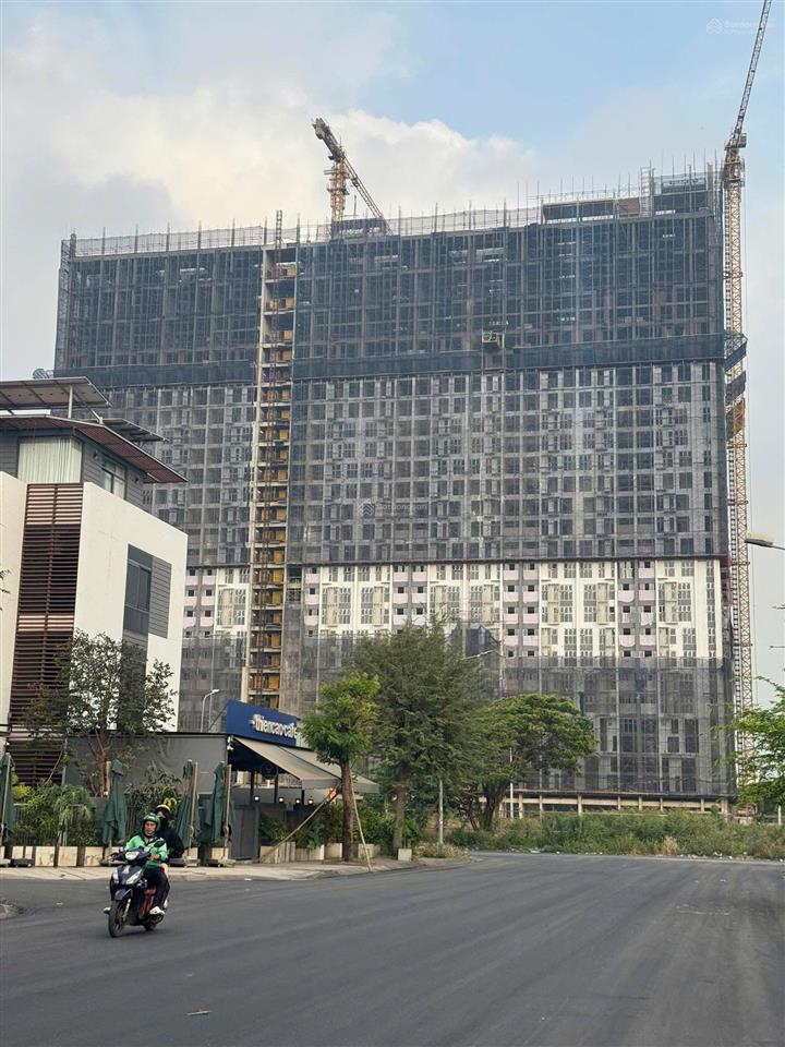 Chính chủ bán 2pn  tầng đẹp, view sông, cuối năm nhận nhà, giá tốt, hỗ trợ vay bank.  0932 113 ***