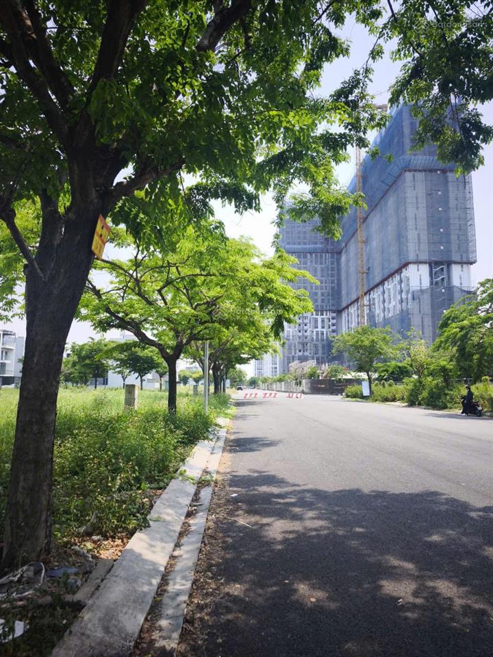 Chính chủ bán 2pn  tầng đẹp, view sông, cuối năm nhận nhà, giá tốt, hỗ trợ vay bank.  0932 113 ***