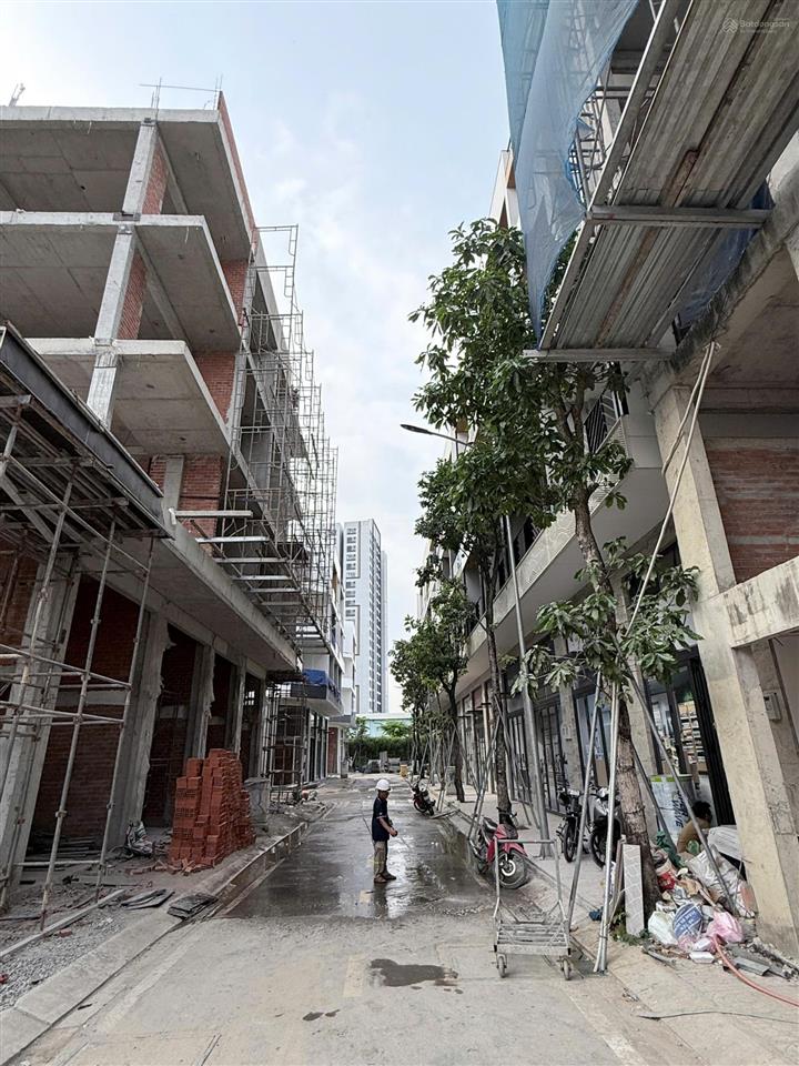 Bán nhà phố 6 tầng mặt tiền phan đình thông, kế căn hộ privia kđ, tt 15% nhận nhà, hỗ trợ 0% ls