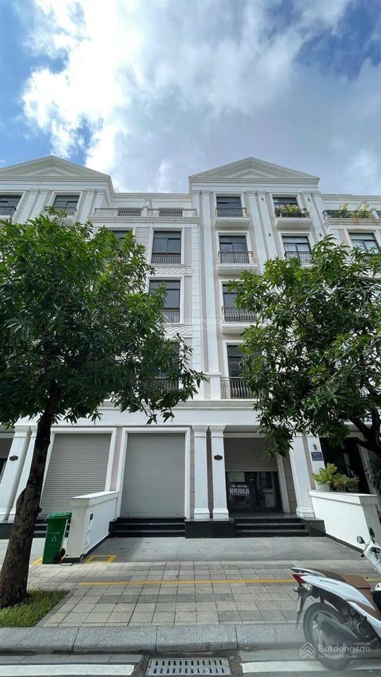 Nhà phố 108m2 căn góc full nt giá rẻ