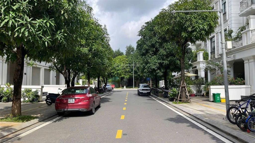 Nhà phố 108m2 căn góc full nt giá rẻ