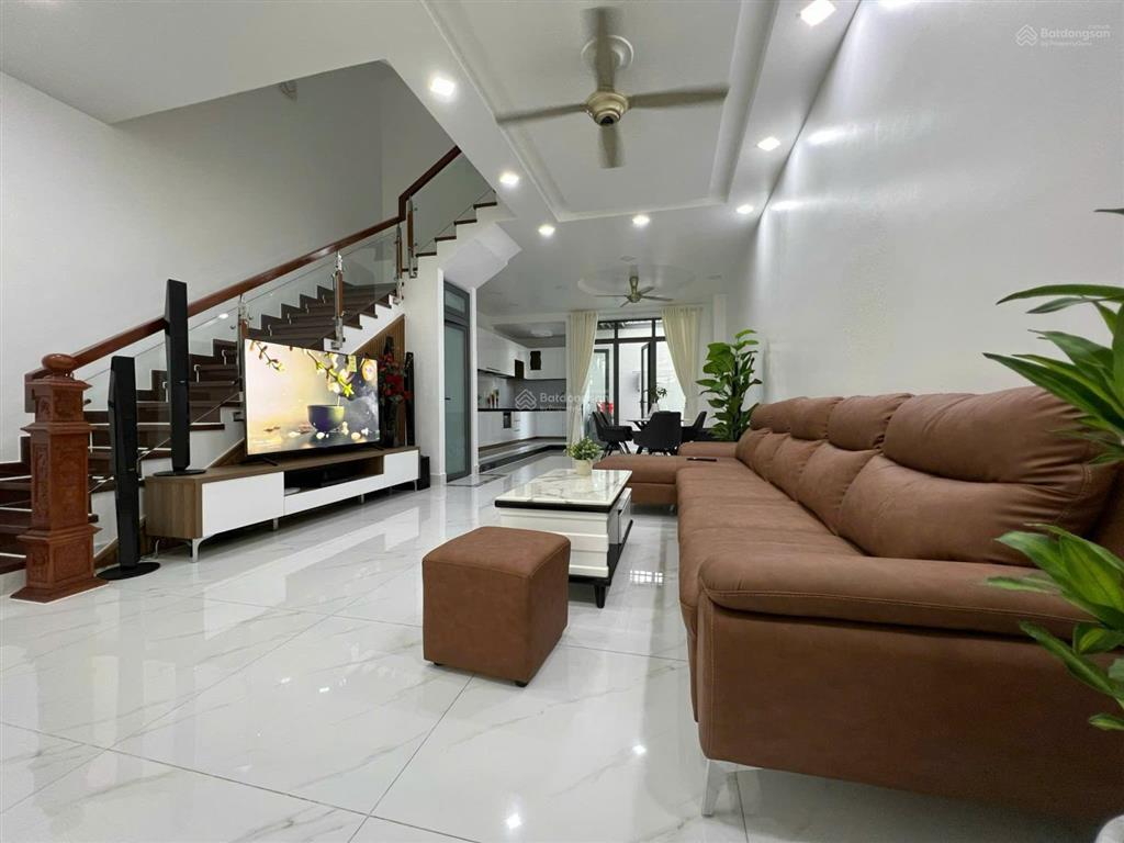 Cho thuê bt lavila kdc ven sông 6 x 17,6m full 4pn giá 21tr/th,  0938 399 ***
