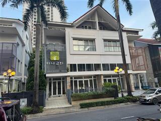 Cho thuê biệt thự khu ngân long nhà bè 5pn, 5wc giá 45tr  0938 399 ***.