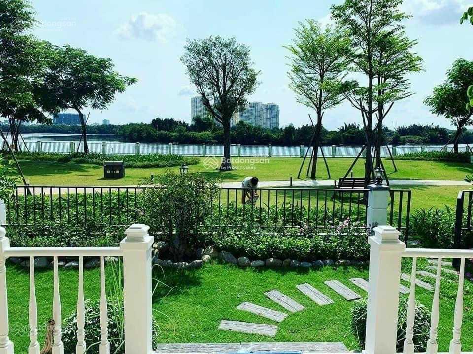 Chính chủ cần bán nhanh nhà phố nine south. dt 7x20 giá 16ty5.  0938 399 ***.