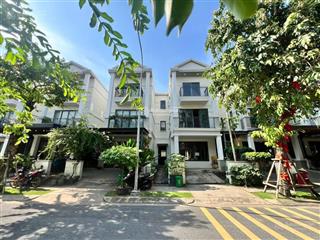 Chính chủ cần bán nhanh nhà phố nine south. dt 7x20 giá 16 tỷ 5.  0938 399 ***.