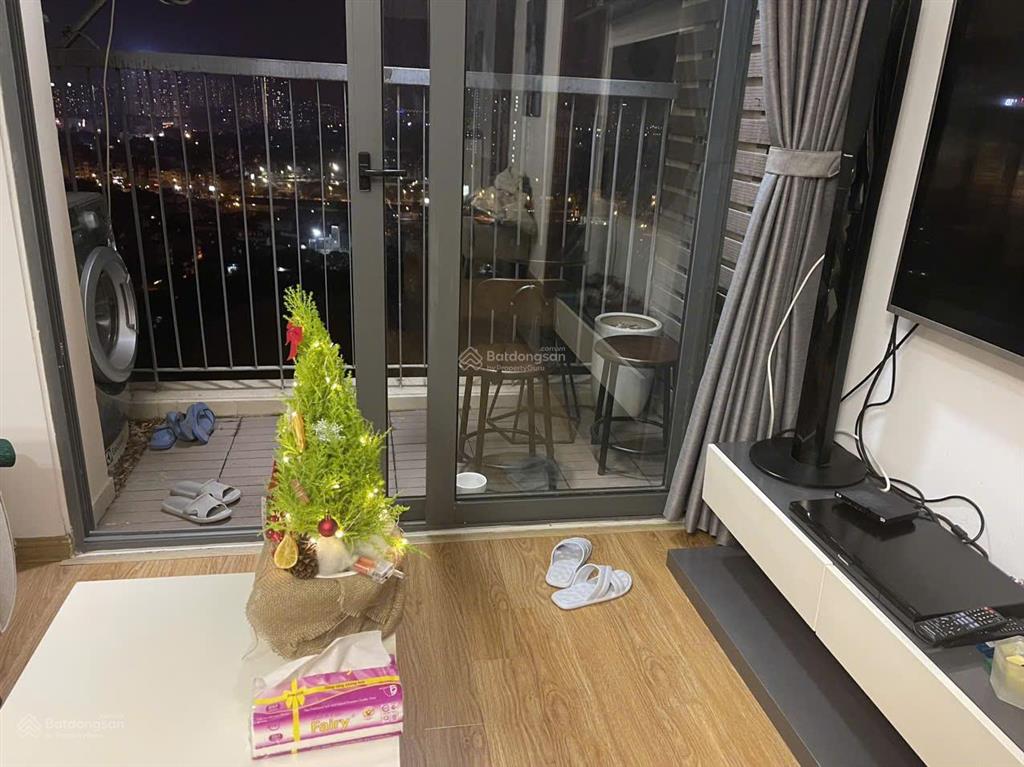 Chính chủ bán gấp căn 2 ngủ 2wc 56m2 toà ct36b định công đầy đủ nội thất , view hồ , 4,95 tỷ