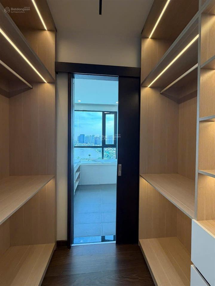 Giá cực tốt! cc penthouse duplex d'edge thảo điền 411m2, giá 80 tỷ vnd, 4pn, 3wc, nội thất đầy đủ.