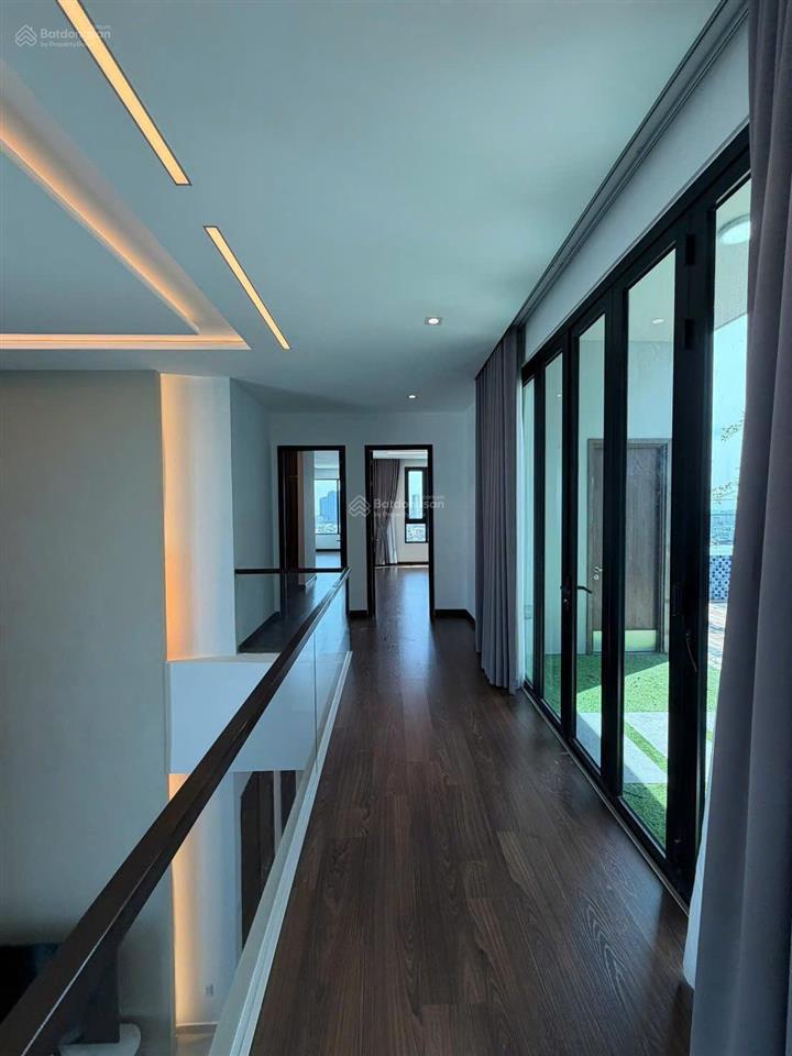 Giá cực tốt! cc penthouse duplex d'edge thảo điền 411m2, giá 80 tỷ vnd, 4pn, 3wc, nội thất đầy đủ.