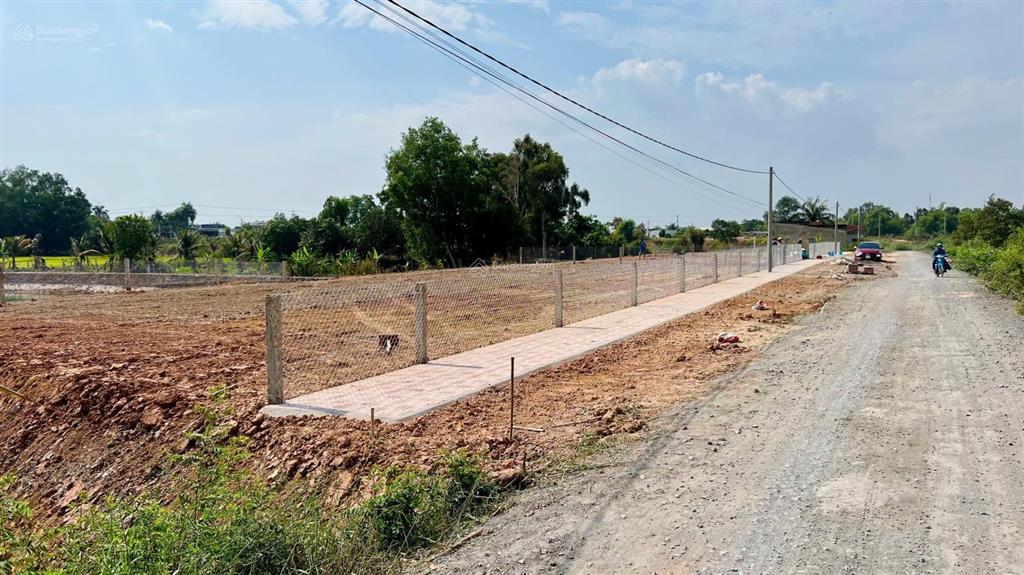 Bán đất đẹp tại đường quốc lộ 62, 3,9 tỷ, 551m2, mặt tiền 24m sát bến xe đang thi công ngày đêm, p3