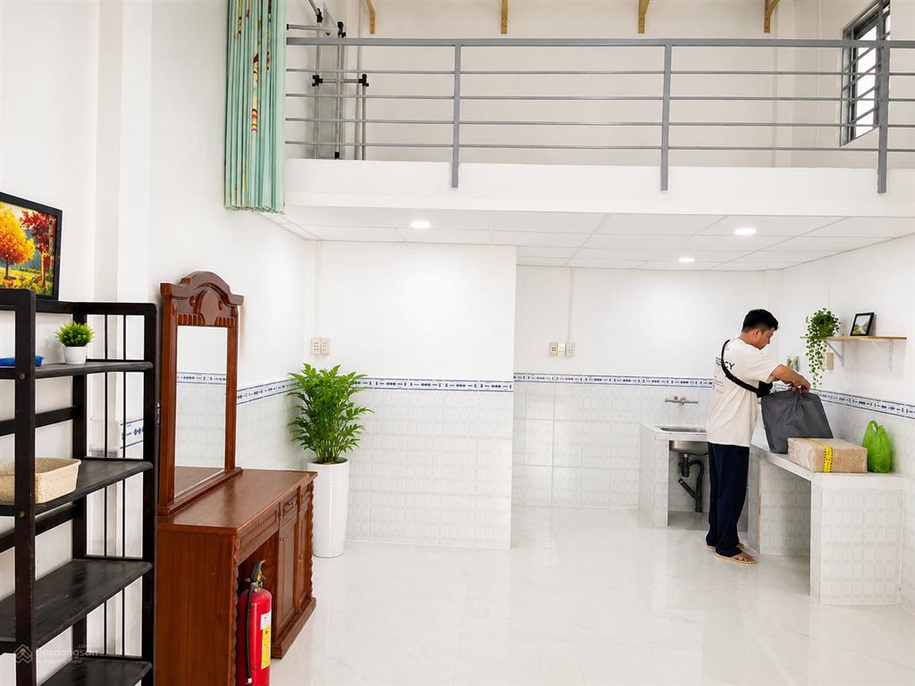 Cho thuê gấp phòng trọ 1pn, 3 triệu, 17m² + gác 13m² tại 7/57/15 đường số 6, sát chợ long trường