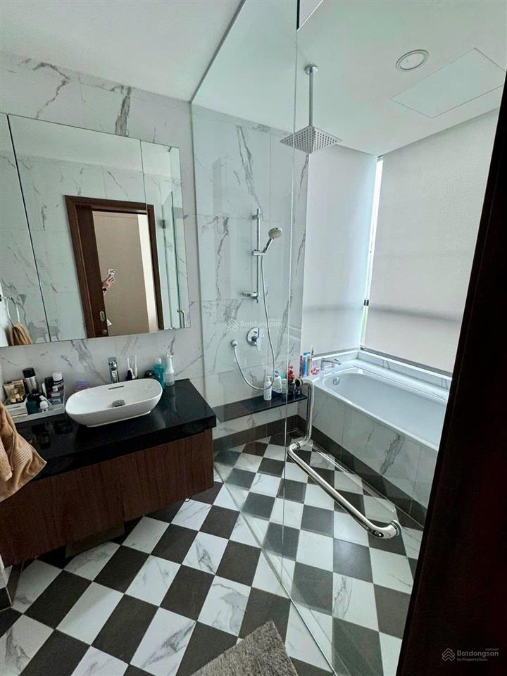 Cho thuê 3 phòng ngủ d'edge thảo điền, căn sân vườn. chuyên cho thuê/sang nhượng 1pn  4pn d'edge.
