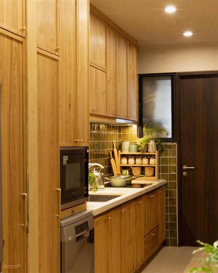 Cho thuê 3 phòng ngủ one verandah, nội thất đẹp, tầng trung