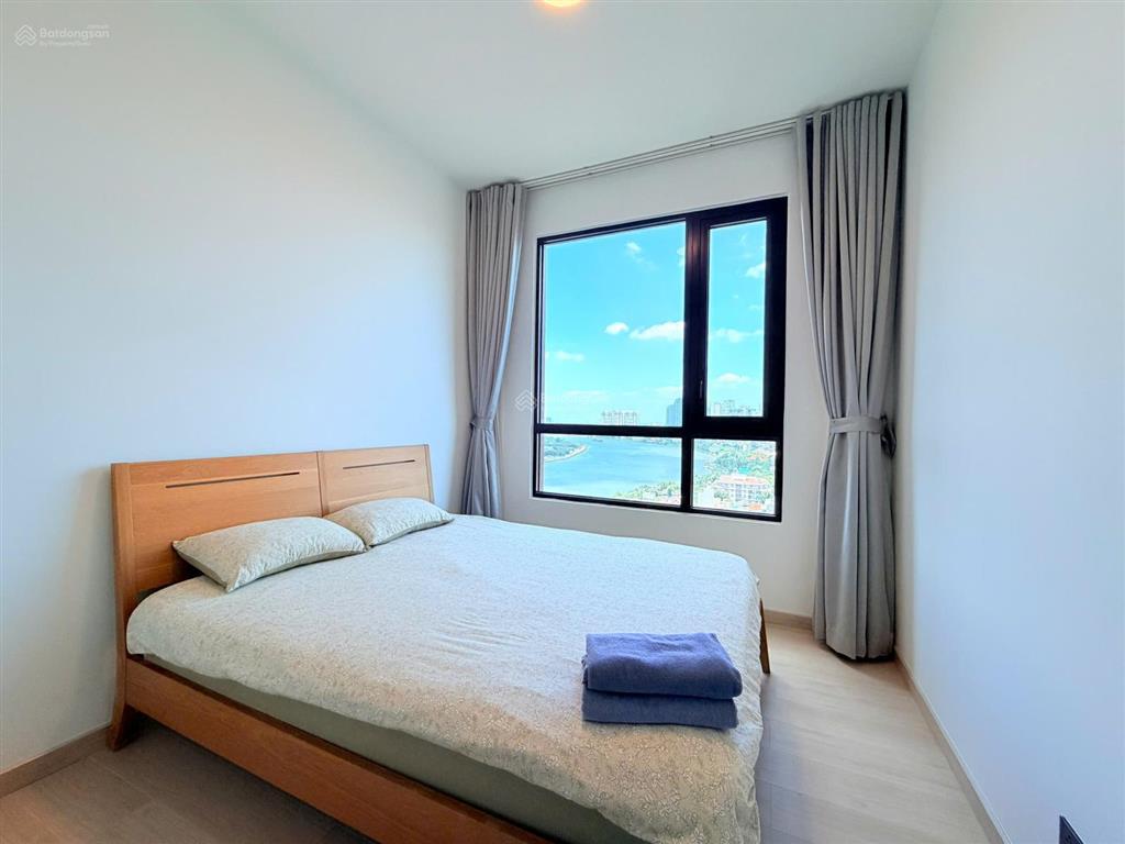 Cho thuê 3 phòng ngủ d'edge thảo điền, nội thất mới, đẹp lung linh, view sông.