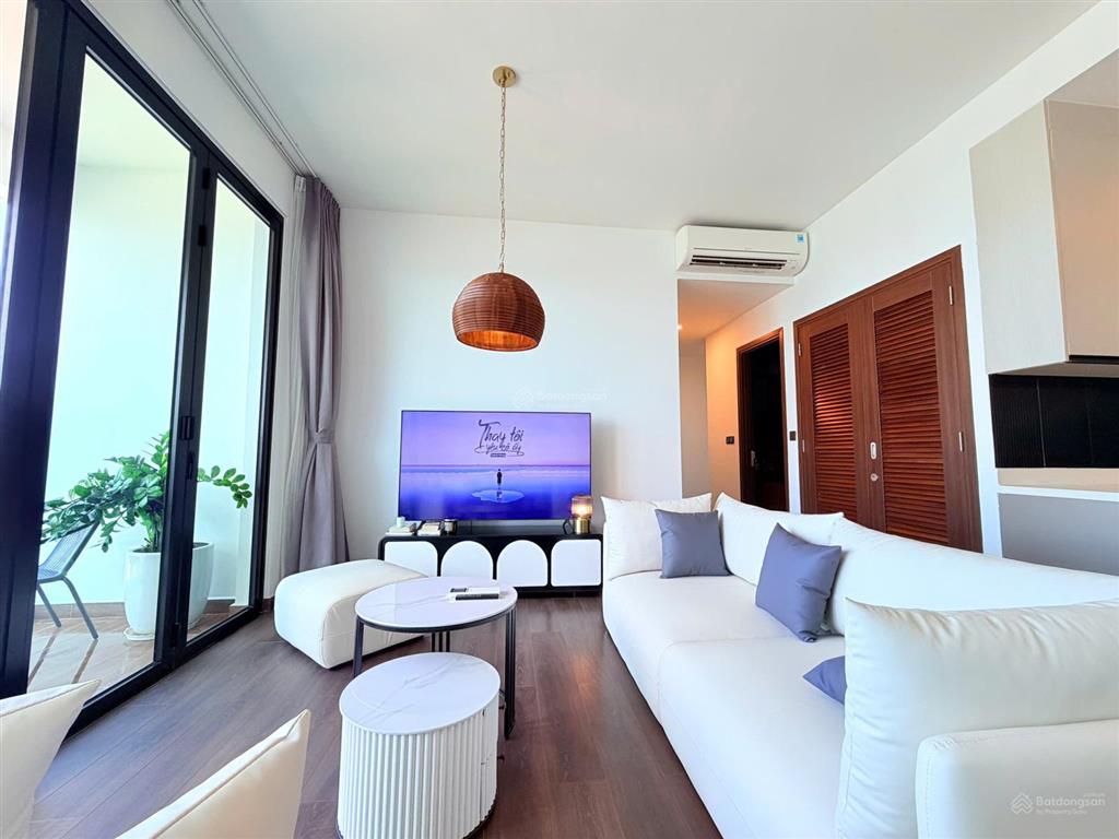 Cho thuê 3 phòng ngủ d'edge thảo điền, nội thất mới, đẹp lung linh, view sông.