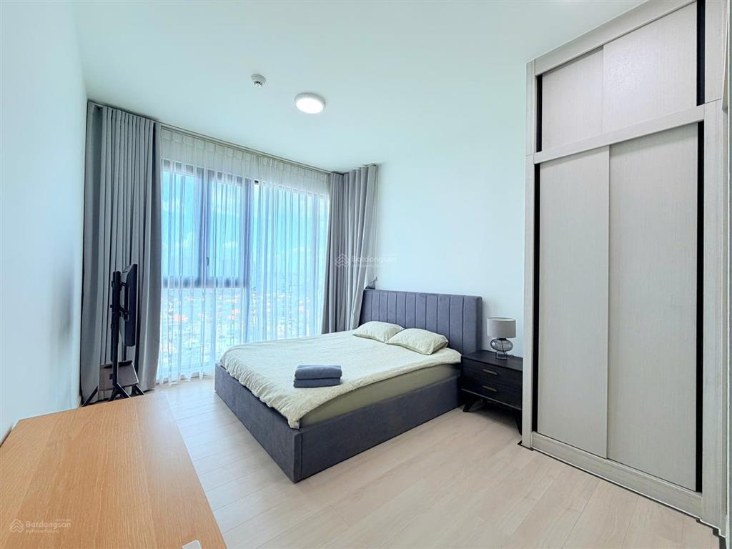 Cho thuê 3 phòng ngủ d'edge thảo điền, nội thất mới, đẹp lung linh, view sông.