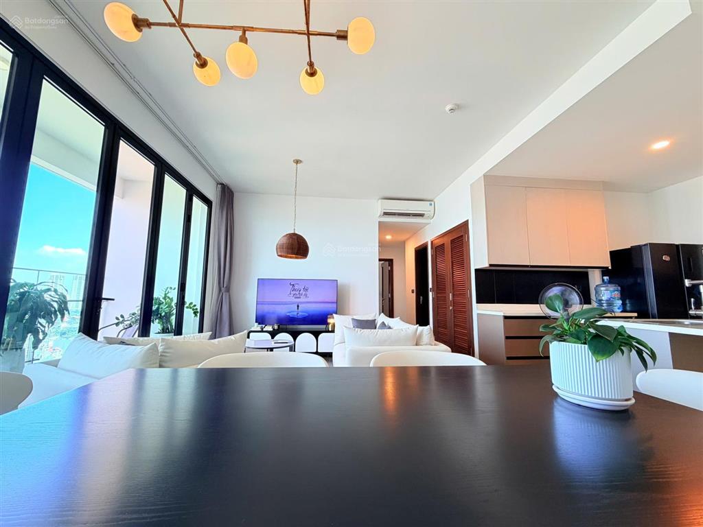 Cho thuê 3 phòng ngủ d'edge thảo điền, nội thất mới, đẹp lung linh, view sông.