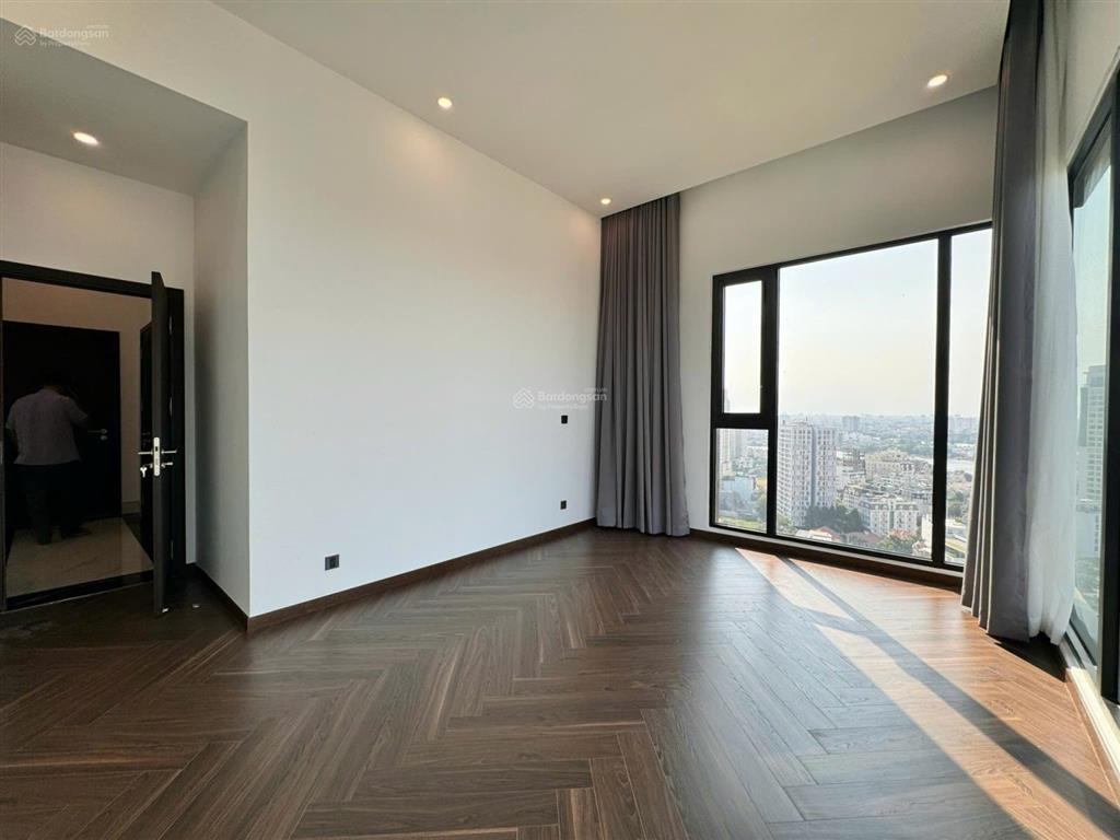 Cho thuê penthouse d'edge thảo điền nội thất cơ bản, căn hiếm có trên thị trường