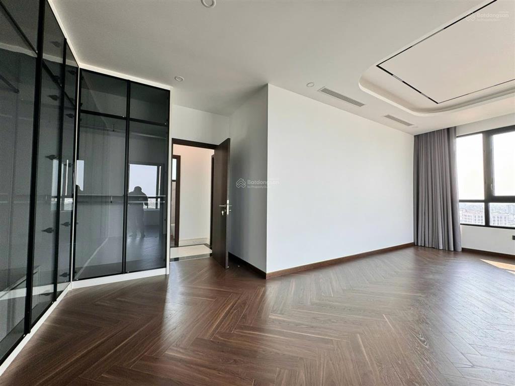 Cho thuê penthouse d'edge thảo điền nội thất cơ bản, căn hiếm có trên thị trường