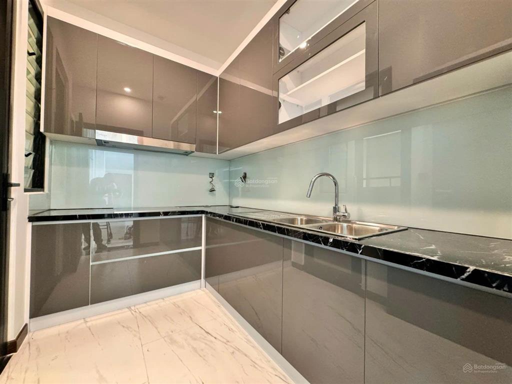 Cho thuê penthouse d'edge thảo điền nội thất cơ bản, căn hiếm có trên thị trường