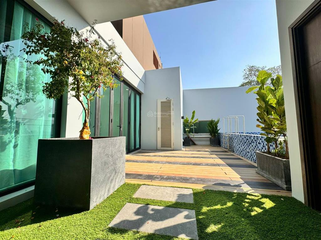 Cho thuê penthouse d'edge thảo điền nội thất cơ bản, căn hiếm có trên thị trường