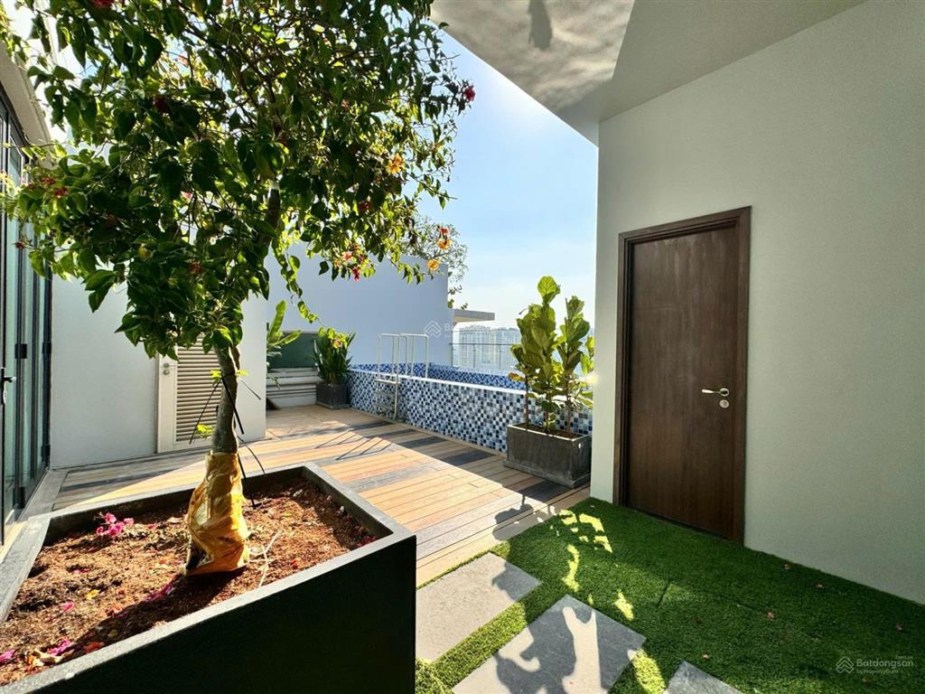 Cho thuê penthouse d'edge thảo điền nội thất cơ bản, căn hiếm có trên thị trường