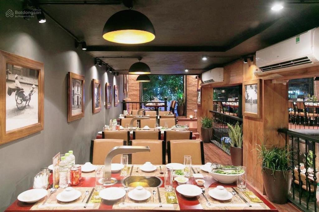 Mặt phố trần hưng đạo  hoàn kiếm 300m2. thiết kế 2 tầng. không yếu tố biệt thự. giá 150tỷ