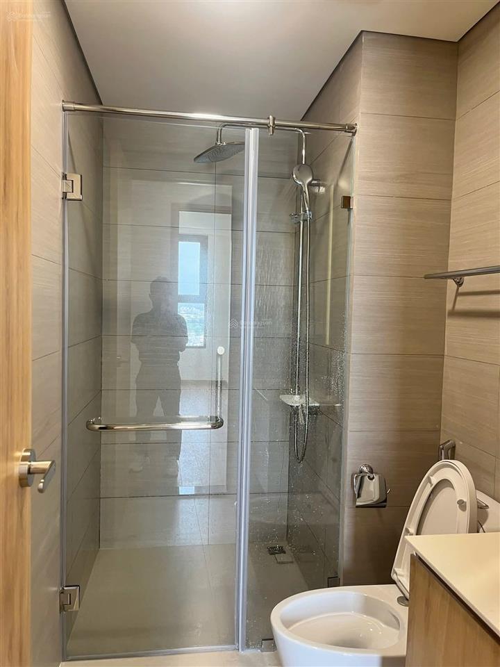 Cho thuê căn hộ sky center phổ quang, 3 phòng ngủ 100m2 giá 23tr/tháng khoa 0934 819 ***