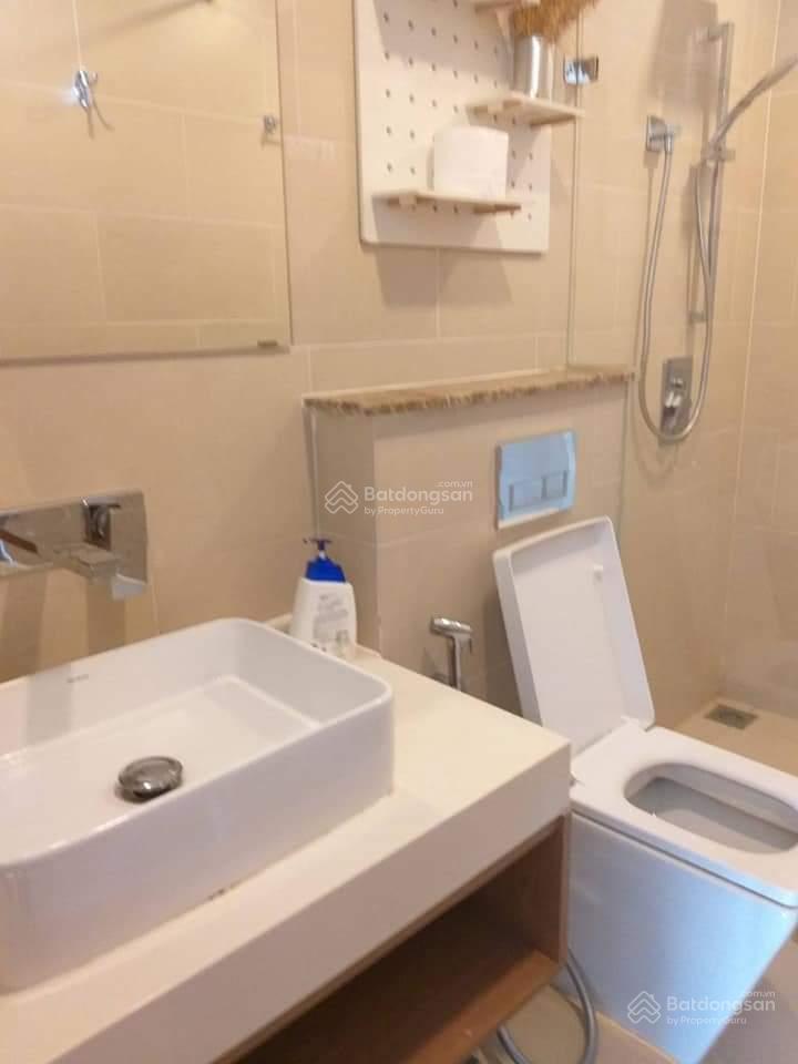 Cho thuê căn hộ sky center phổ quang 2 phòng ngủ 15 triệu.  0934 819 *** khoa