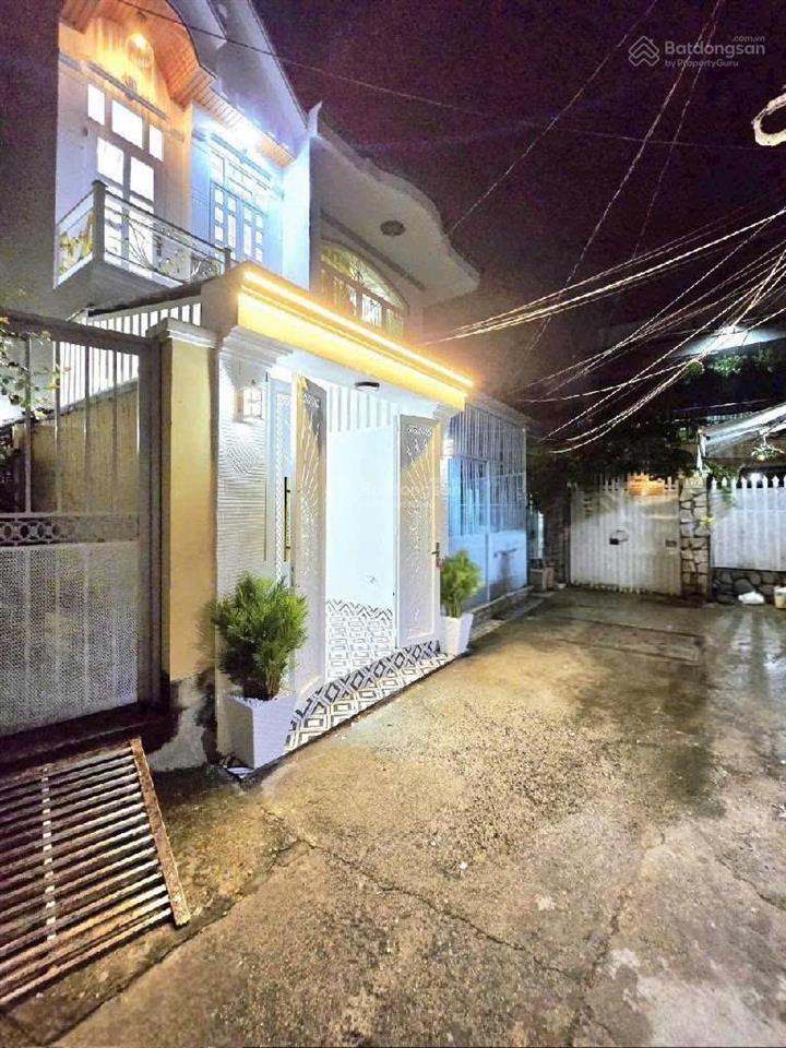 Nhà mới 2 tầng, hoàn công, full nội thất giá 4,35 tỷ