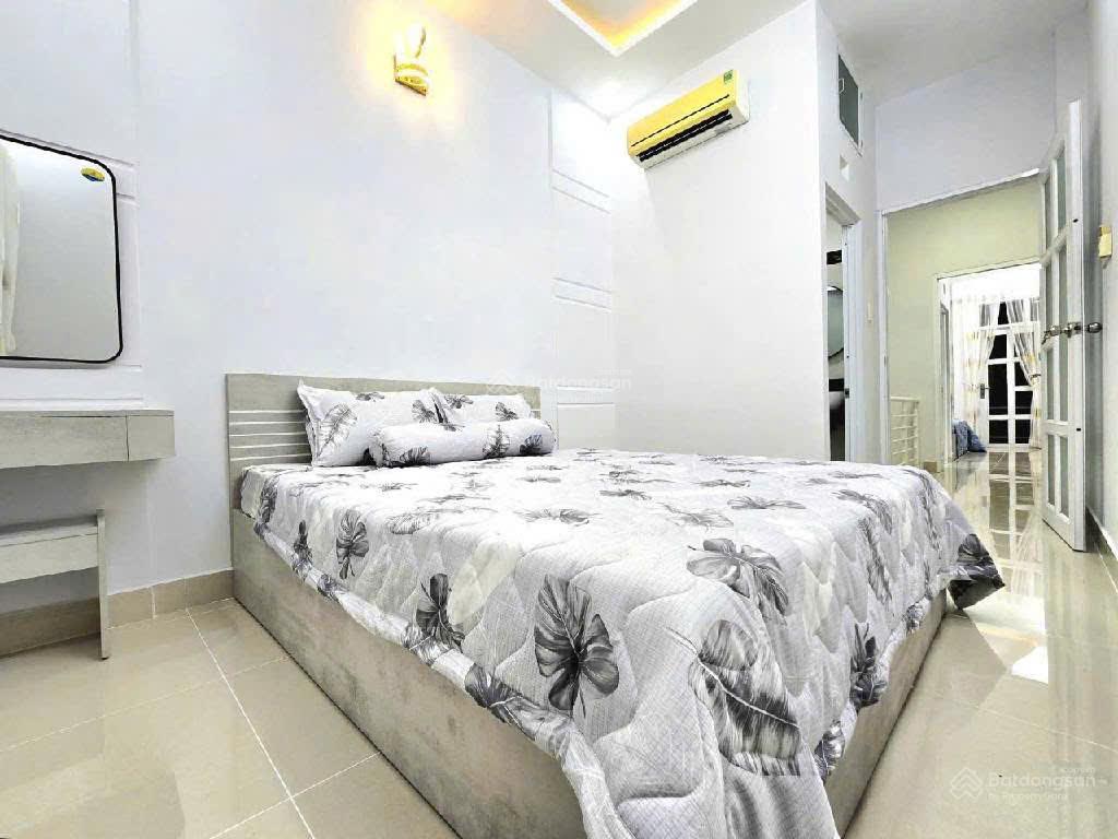 Nhà mới 2 tầng, hoàn công, full nội thất giá 4,35 tỷ