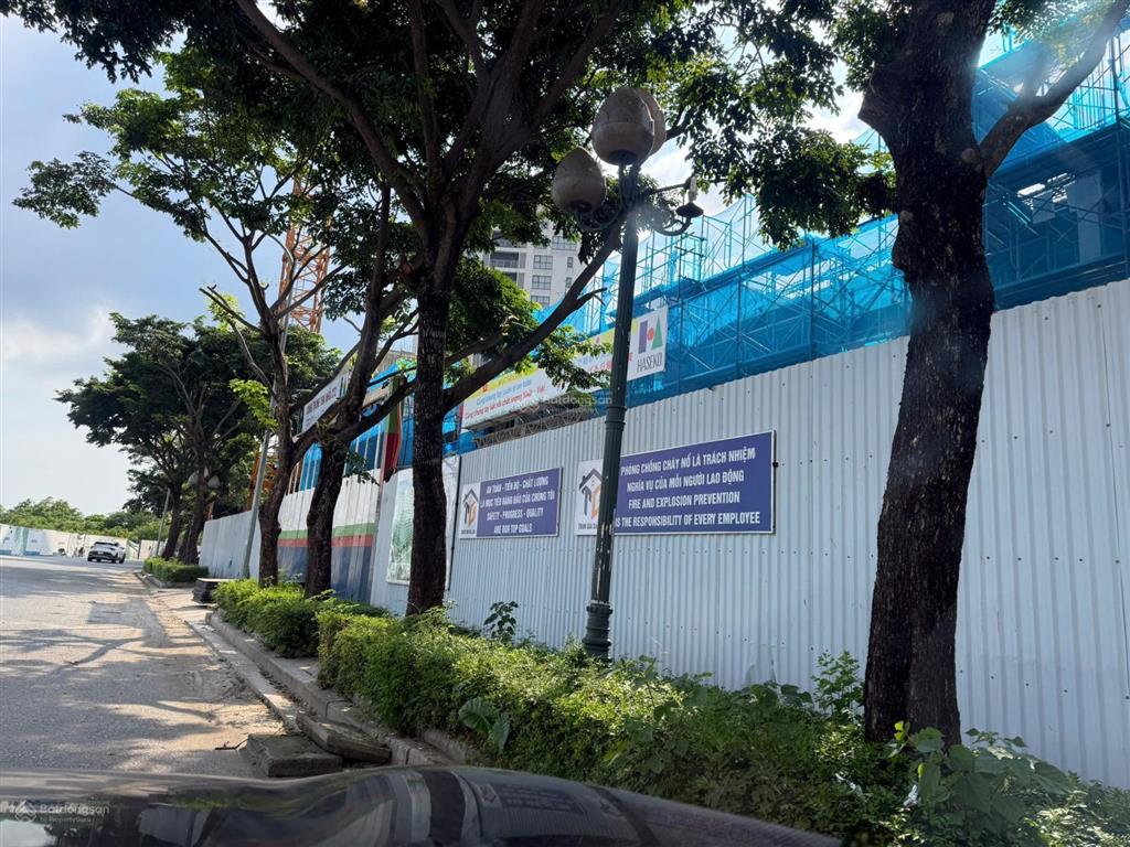 Cđt cần bán gấp chcc căn 2n toà the authentic long biên  giá 120tr/m2 chung cư tiêu chuẩn nhật bản