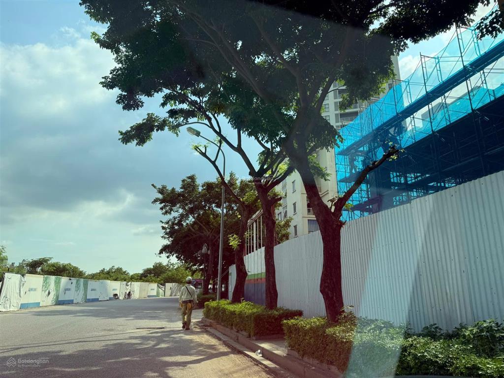 Cđt cần bán gấp chcc căn 2n toà the authentic long biên  giá 120tr/m2 chung cư tiêu chuẩn nhật bản