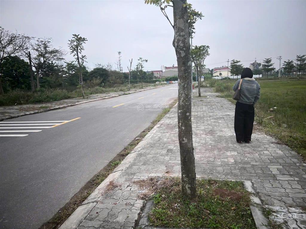 Đất nền trung tâm khu dân cư,pháp lý đầy đủ,tiềm năng tốt