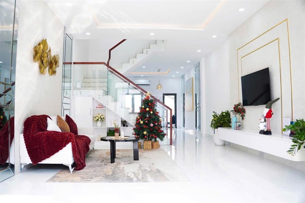 Nhận ngay nhà phố compound nằm tại trung tâm hành chính  chỉ 799 triệu  150m2