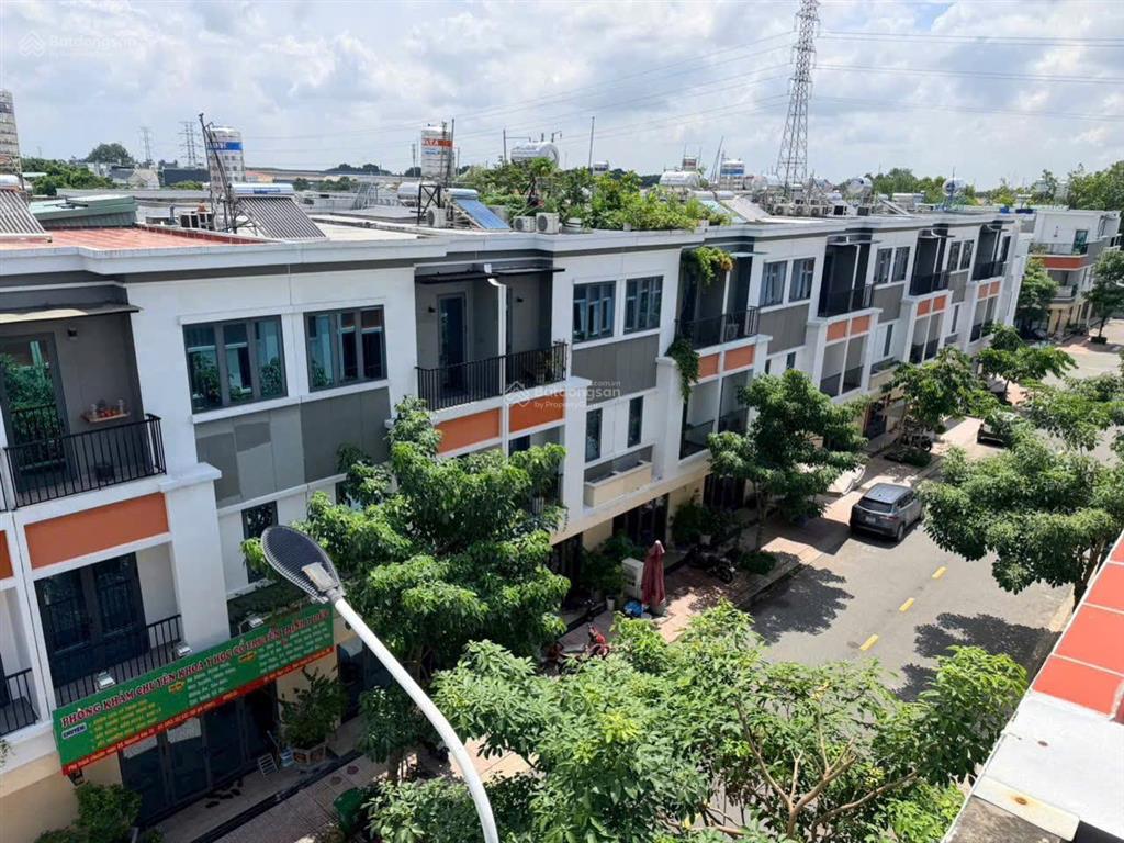 Bán gấp nhà phố bình chuẩnan phú tp hcm 2,7 tỷ, 99m2