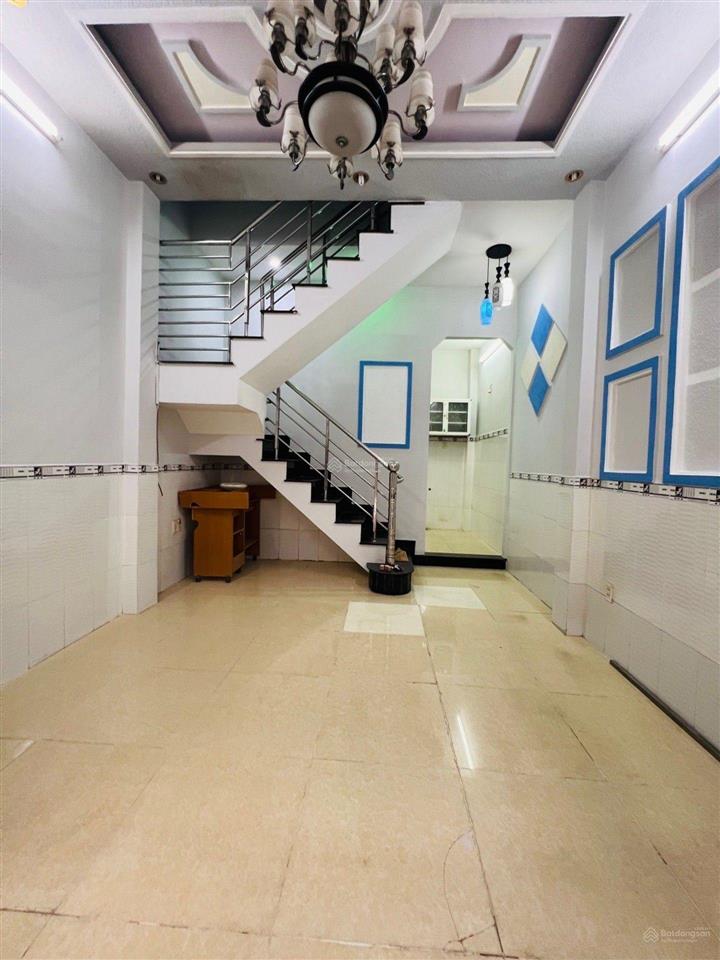 Nhà đúc btct 2 tầng, 3,5 tỷ, 32m2, phường 11, gò vấp, gần công viên làng hoa