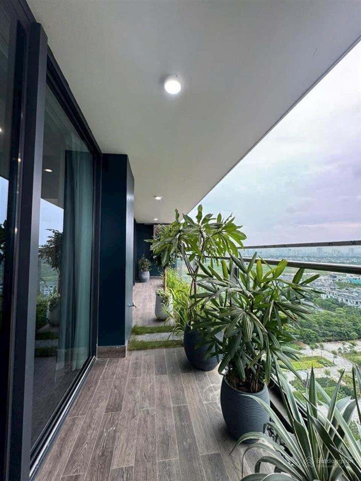 Bán căn góc 3pn+1 160m2 view công viên ciputra. nội thất cơ bản. tầng đẹp. cửa hướng tây