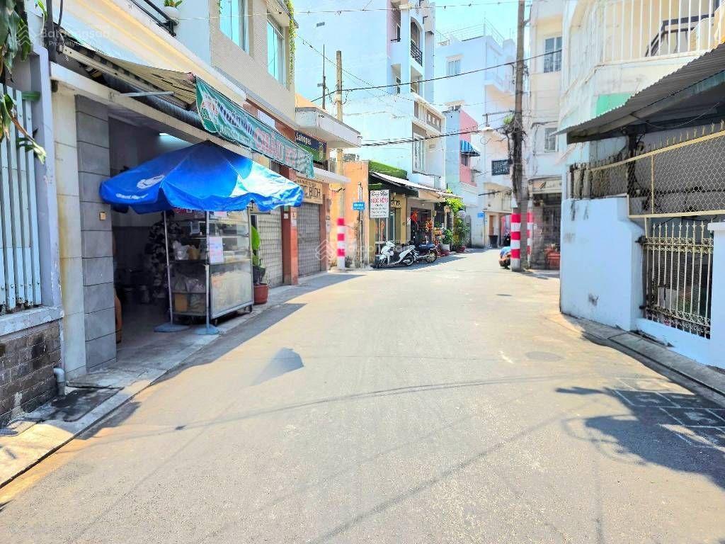 Nhà phố trung tâm tân bình gần sân bay 133m ngang 5m xe hơi vào nhà