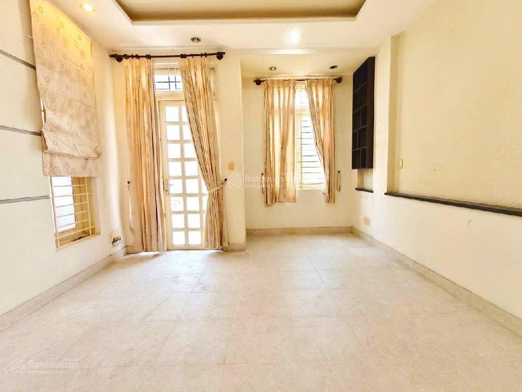 Nhà phố trung tâm tân bình gần sân bay 133m ngang 5m xe hơi vào nhà