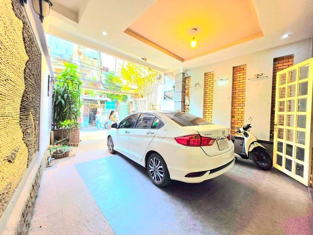 Nhà phố trung tâm tân bình gần sân bay 133m ngang 5m xe hơi vào nhà