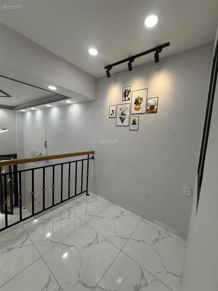 Chỉ 2t4 có ngay nhà đẹp vào ở liền  ngay chợ bình trị đông  shr vuông vức không quy hoạch