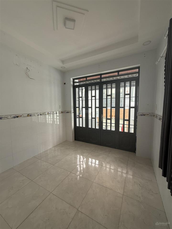 Chỉ 2 tỷ 9 có nhà mới  2 tầng btct xây kiên cố  hẻm xe hơi vào tận cửa nhà  giá vẫn còn tl