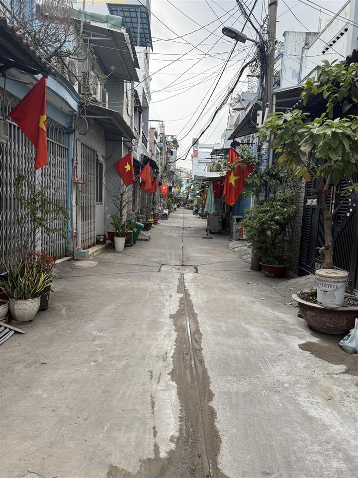 Chỉ 2 tỷ 9 có nhà mới  2 tầng btct xây kiên cố  hẻm xe hơi vào tận cửa nhà  giá vẫn còn tl