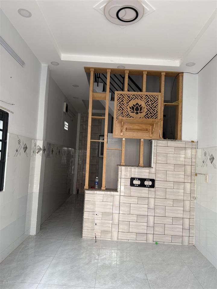 Chỉ 2 tỷ 9 có nhà mới  2 tầng btct xây kiên cố  hẻm xe hơi vào tận cửa nhà  giá vẫn còn tl