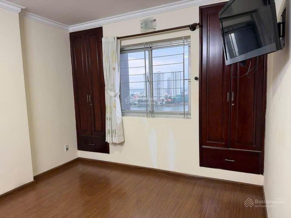 Bán nhanh chcc thế kỷ 21 view sông, lầu cao  dt 80m2  sổ hồng đầy đủ  giá 5,54 tỷ ( tl nhẹ ).